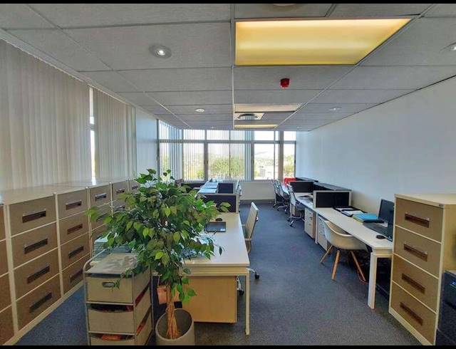 BUSINESS PROPERTY TO RENT IN TYGER VALLEY